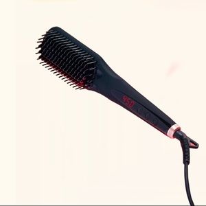 Amika Polished Perfection Straightening Brush NWOT